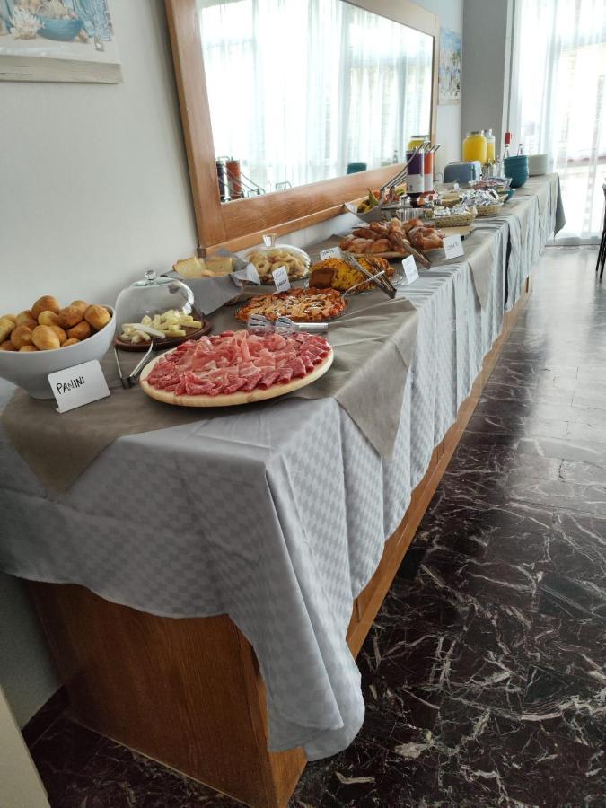 Hotel La Torre Cervia Buitenkant foto