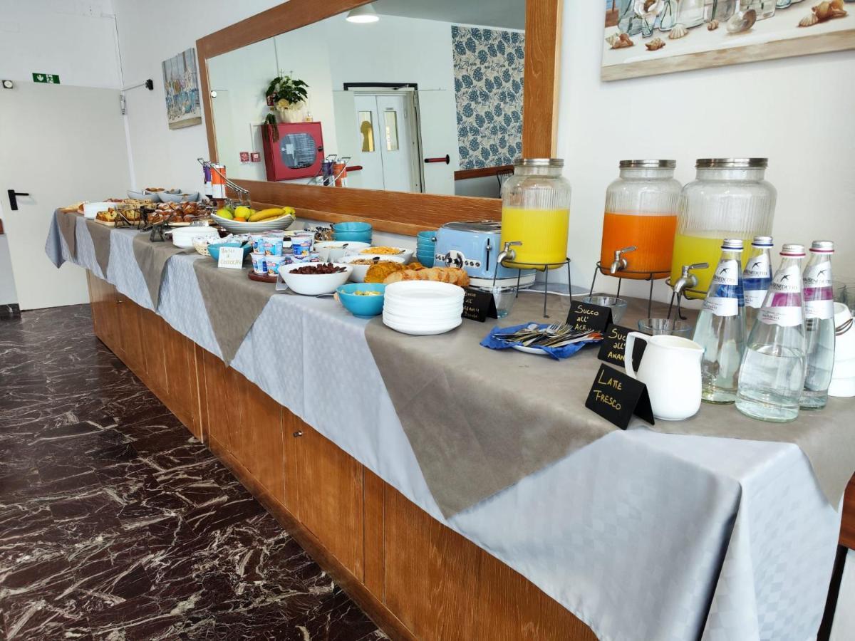 Hotel La Torre Cervia Buitenkant foto